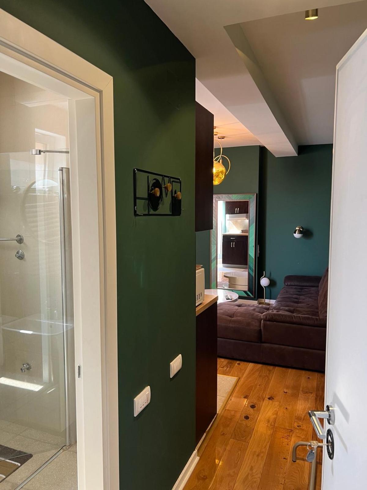 Apartment A2, Center,
